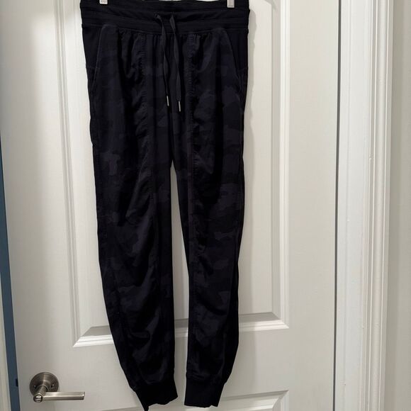 Lululemon Dance Studio Mid-Rise Jogger Heritage 365 Camo Deep Coal Multi / Black - Picture 3 of 6